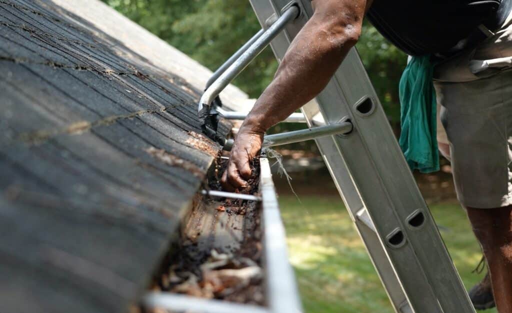 gutter cleaning charlotte nc