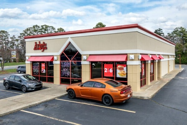 Sidewalk and storefront pressure washing Midland NC